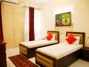 Maplewood Guest House, Neeti Bagh, New Delhiit is a Boutiqu Guest House - Room 4